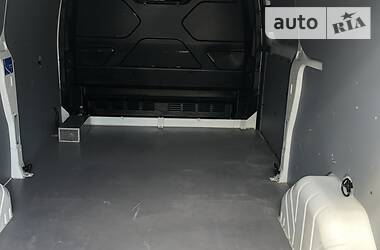 Вантажопасажирський фургон Ford Transit Custom 2015 в 