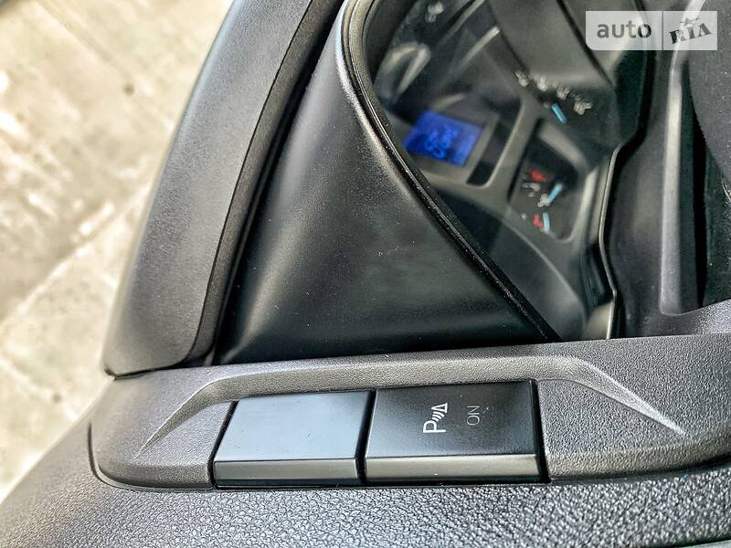 Вантажопасажирський фургон Ford Transit Custom 2015 в Києві