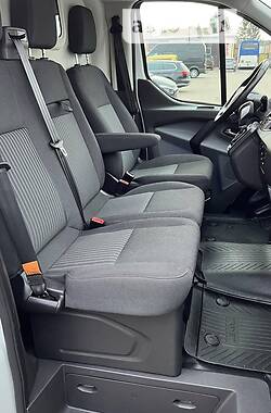 Грузовой фургон Ford Transit Custom 2017 в Луцке