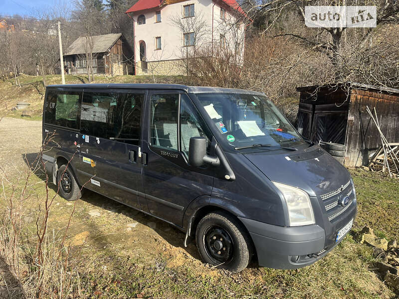 Мінівен Ford Transit Custom 2012 в Яремчі