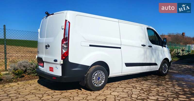 Вантажний фургон Ford Transit Custom 2019 в Нововолинську