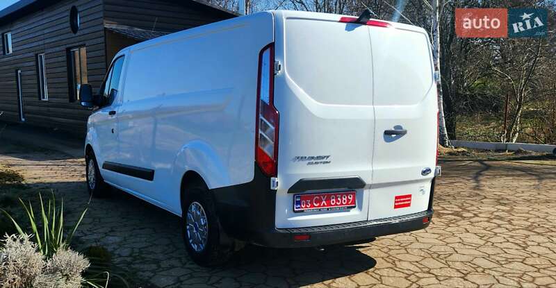 Вантажний фургон Ford Transit Custom 2019 в Нововолинську