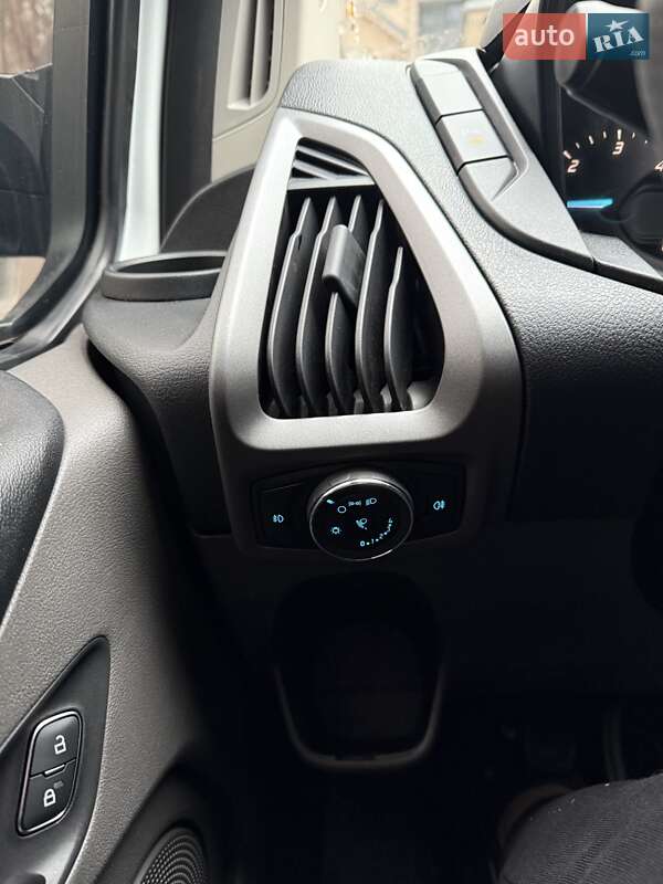 Грузовой фургон Ford Transit Custom 2022 в Киеве