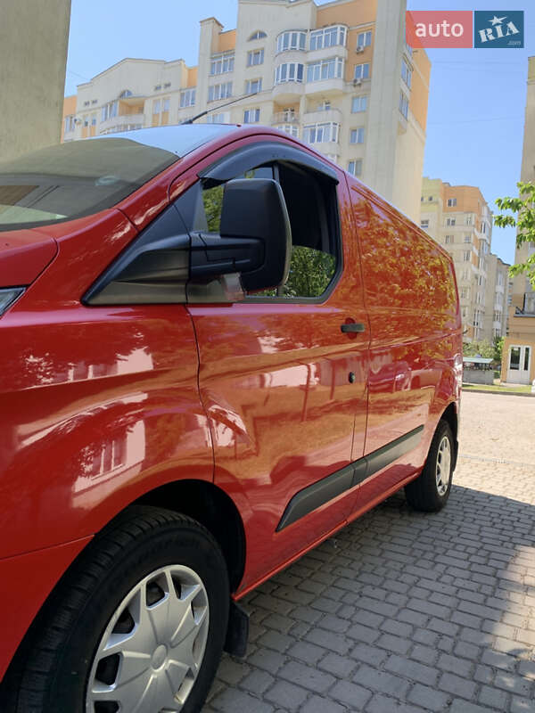 Вантажний фургон Ford Transit Custom 2015 в Львові