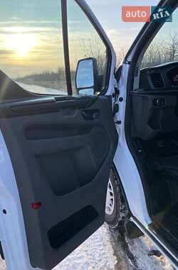 Вантажопасажирський фургон Ford Transit Custom 2018 в 