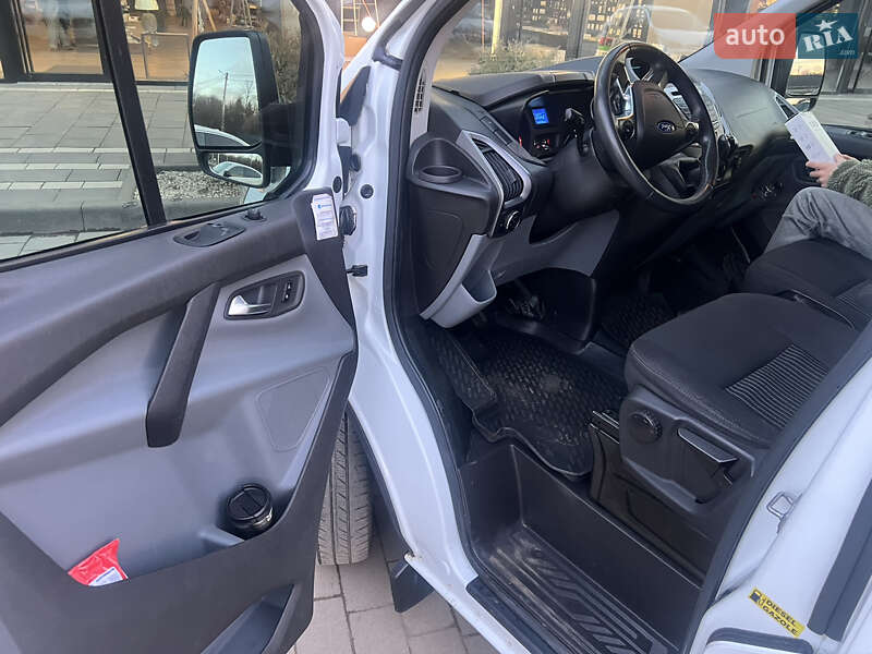 Минивэн Ford Transit Custom 2015 в Ужгороде