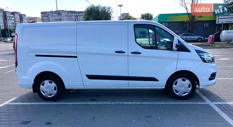 Грузовой фургон Ford Transit Custom 2018 в 