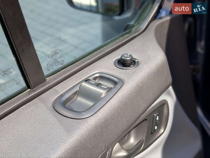 Вантажний фургон Ford Transit Custom 2014 в Івано-Франківську