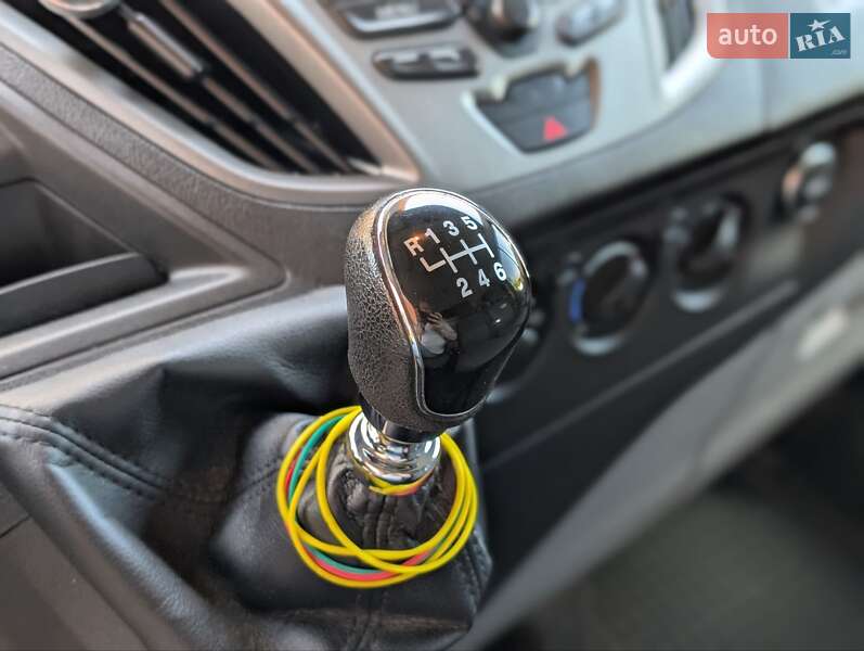 Вантажний фургон Ford Transit Custom 2014 в Івано-Франківську