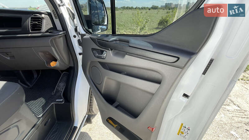 Вантажний фургон Ford Transit Custom 2018 в Києві