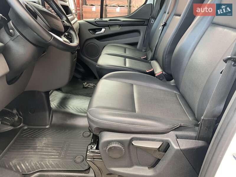 Вантажний фургон Ford Transit Custom 2022 в Рівному