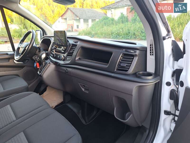 Вантажний фургон Ford Transit Custom 2021 в Бережанах