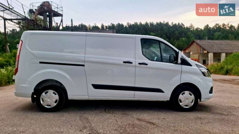 Вантажний фургон Ford Transit Custom 2021 в Бережанах