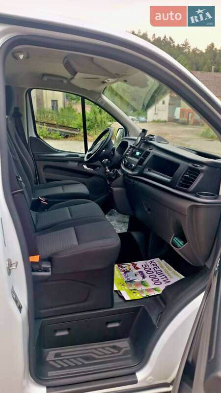 Вантажний фургон Ford Transit Custom 2021 в Бережанах