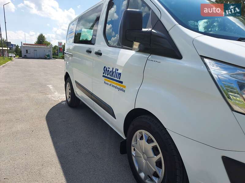 Вантажний фургон Ford Transit Custom 2016 в Рівному