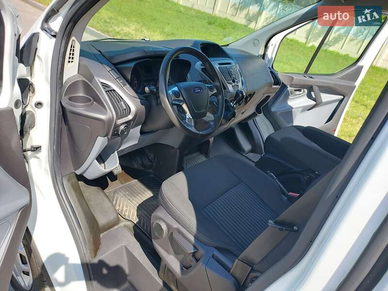 Вантажний фургон Ford Transit Custom 2016 в Рівному