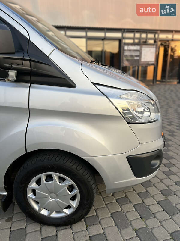 Вантажний фургон Ford Transit Custom 2017 в Івано-Франківську