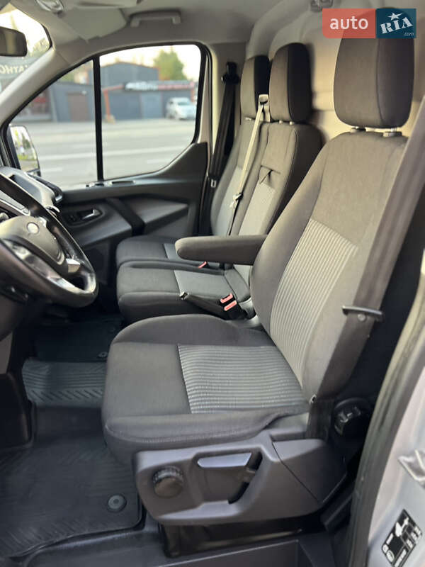 Вантажний фургон Ford Transit Custom 2017 в Івано-Франківську