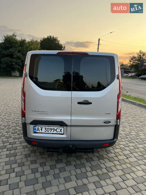Вантажний фургон Ford Transit Custom 2017 в Івано-Франківську