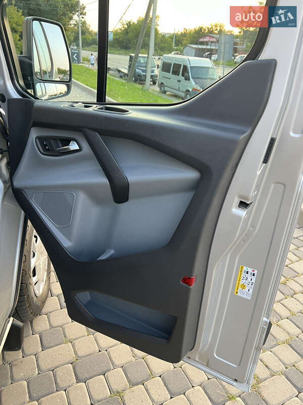 Вантажний фургон Ford Transit Custom 2017 в Івано-Франківську