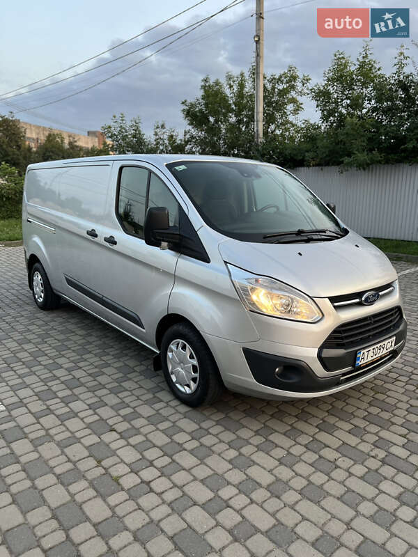 Вантажний фургон Ford Transit Custom 2017 в Івано-Франківську
