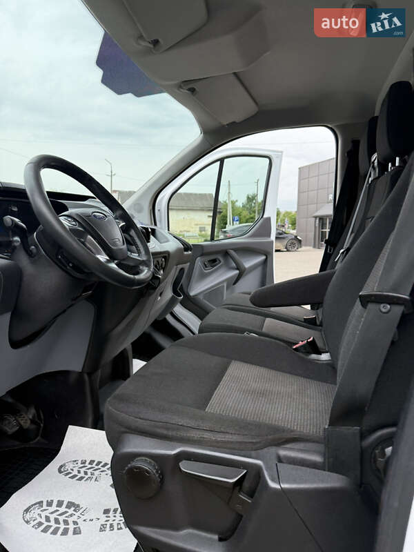 Вантажний фургон Ford Transit Custom 2015 в Дрогобичі