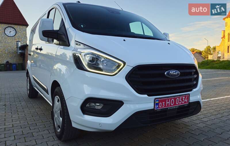 Вантажний фургон Ford Transit Custom 2021 в Бережанах