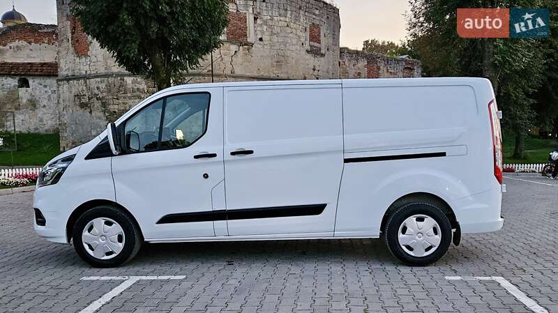 Вантажний фургон Ford Transit Custom 2021 в Бережанах