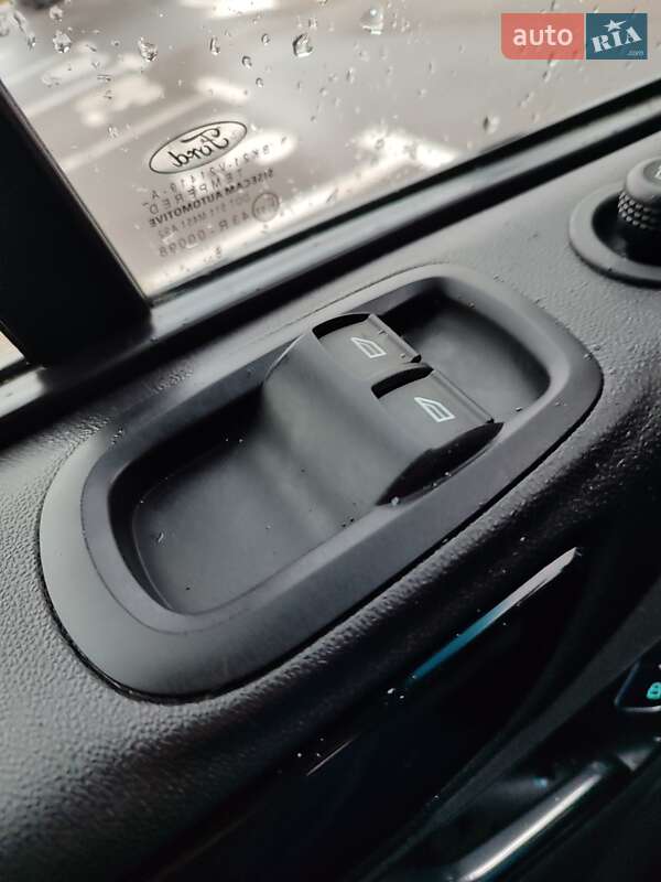 Грузовой фургон Ford Transit Custom 2018 в Киеве