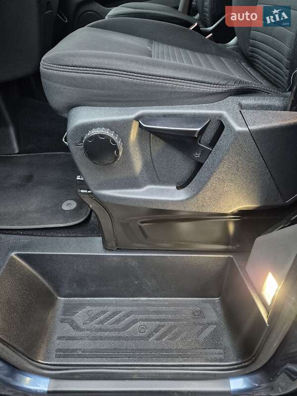 Минивэн Ford Transit Custom 2019 в Киеве фото 24 Минивэн Ford Transit Custom 2019 в Киеве