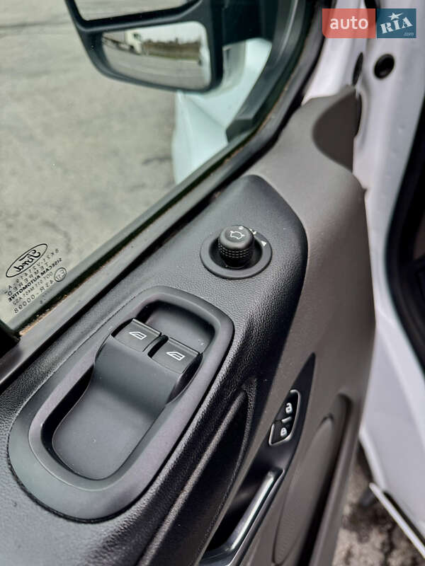 Вантажний фургон Ford Transit Custom 2018 в Полтаві