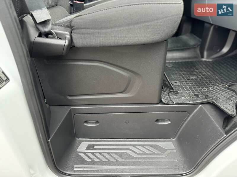 Минивэн Ford Transit Custom 2015 в Киеве фото 65 Минивэн Ford Transit Custom 2015 в Киеве