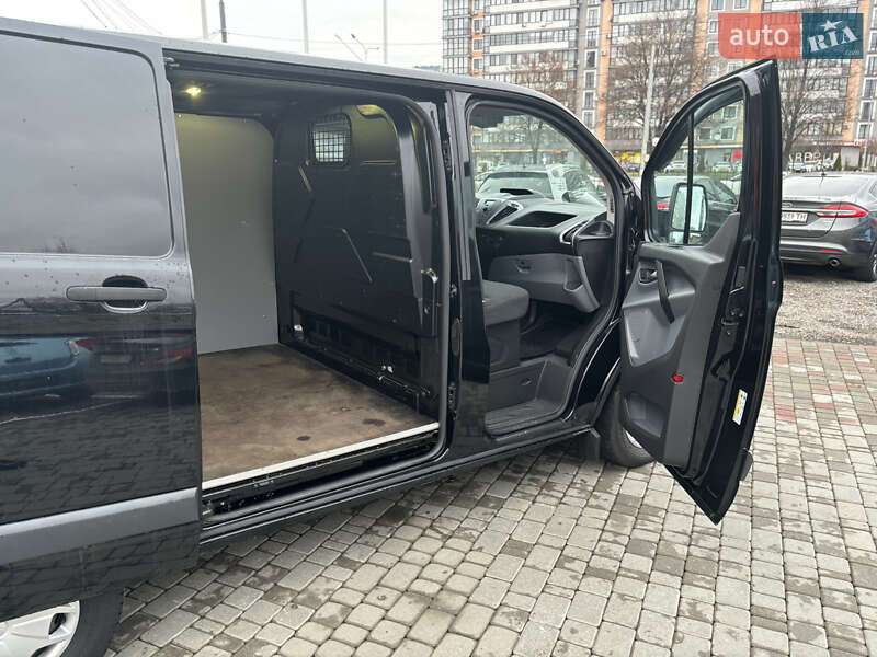 Вантажний фургон Ford Transit Custom 2017 в Львові