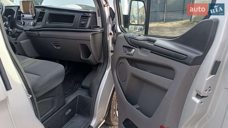 Вантажний фургон Ford Transit Custom 2019 в Рівному