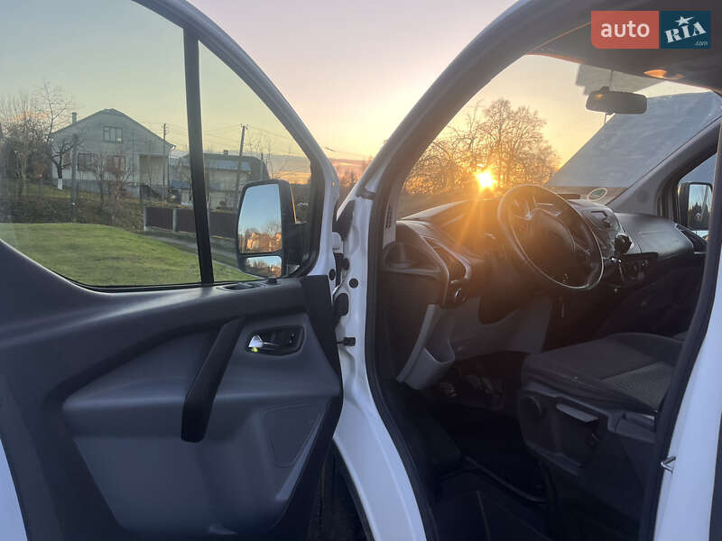 Минивэн Ford Transit Custom 2015 в Самборе