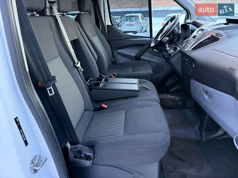 Минивэн Ford Transit Custom 2016 в Луцке