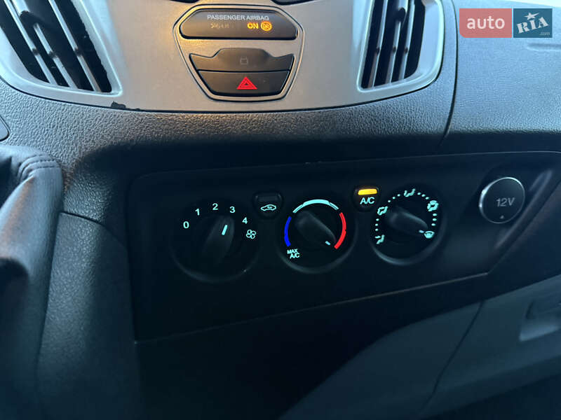 Минивэн Ford Transit Custom 2016 в Луцке