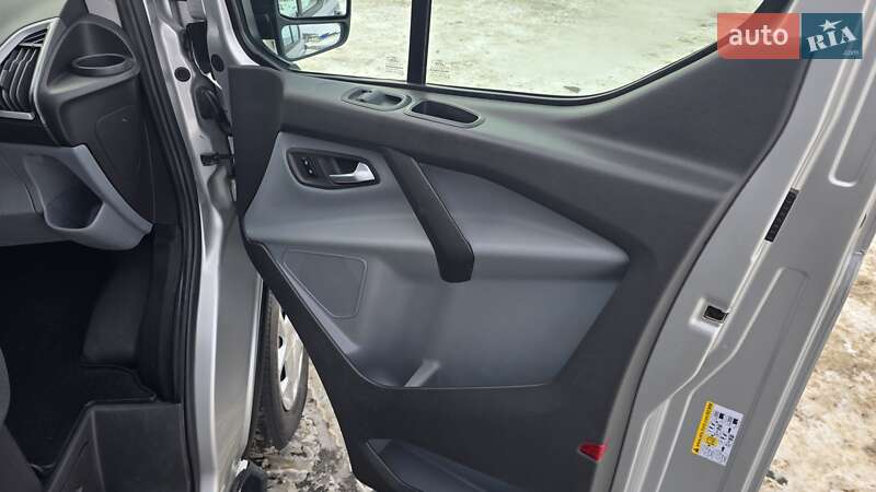 Вантажний фургон Ford Transit Custom 2017 в Дніпрі