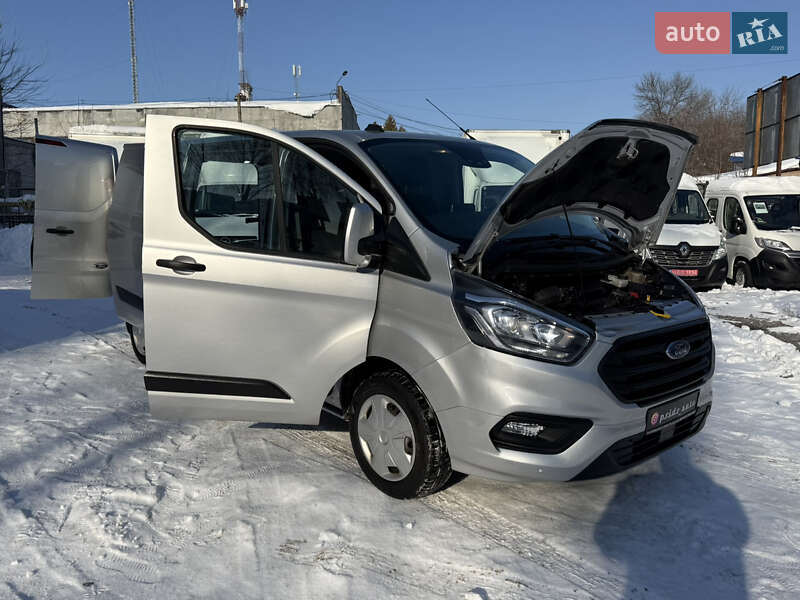 Вантажний фургон Ford Transit Custom 2019 в Рівному