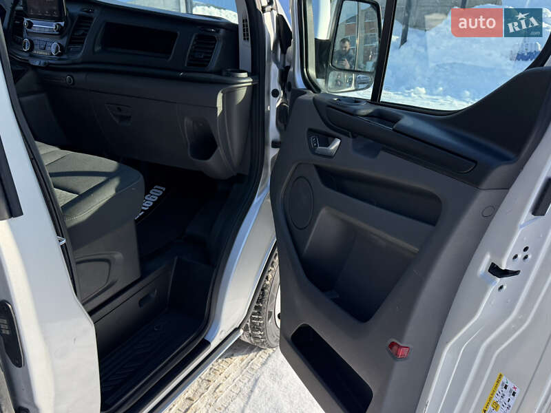 Вантажний фургон Ford Transit Custom 2019 в Рівному