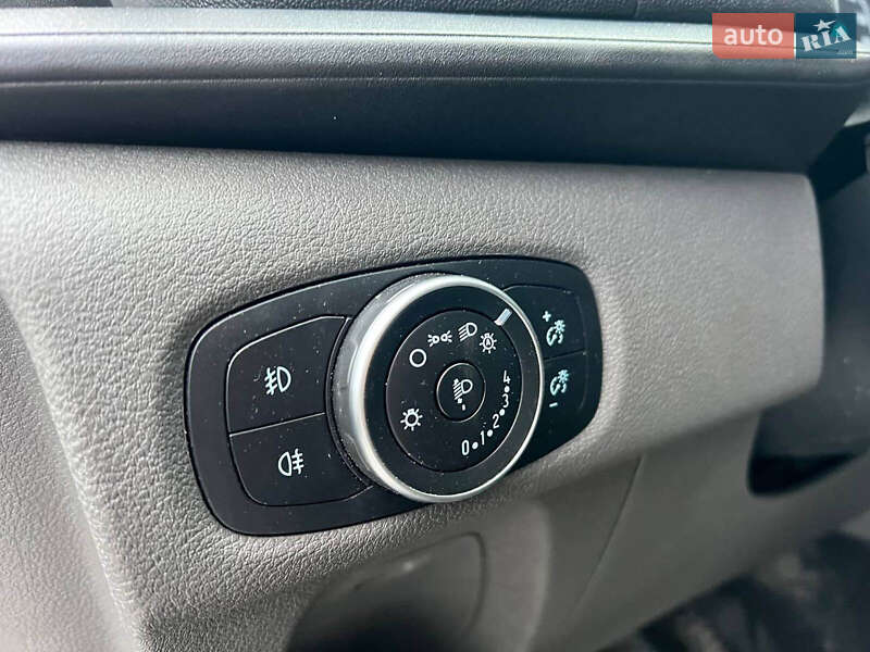 Вантажний фургон Ford Transit Custom 2019 в Львові