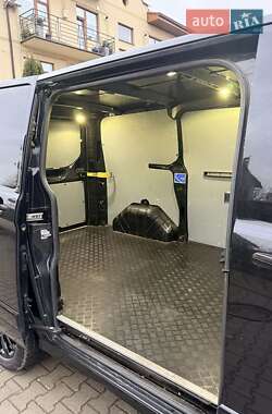 Вантажний фургон Ford Transit Custom 2016 в Ужгороді