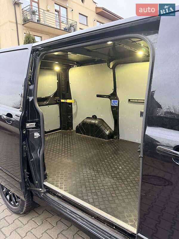 Грузовой фургон Ford Transit Custom 2016 в Ужгороде