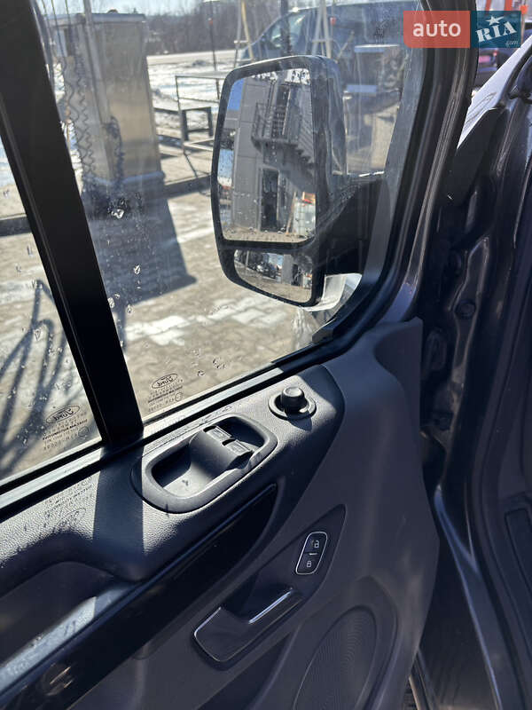 Вантажний фургон Ford Transit Custom 2019 в Івано-Франківську