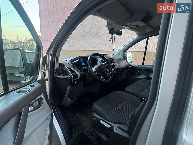 Мінівен Ford Transit Custom 2016 в Сваляві