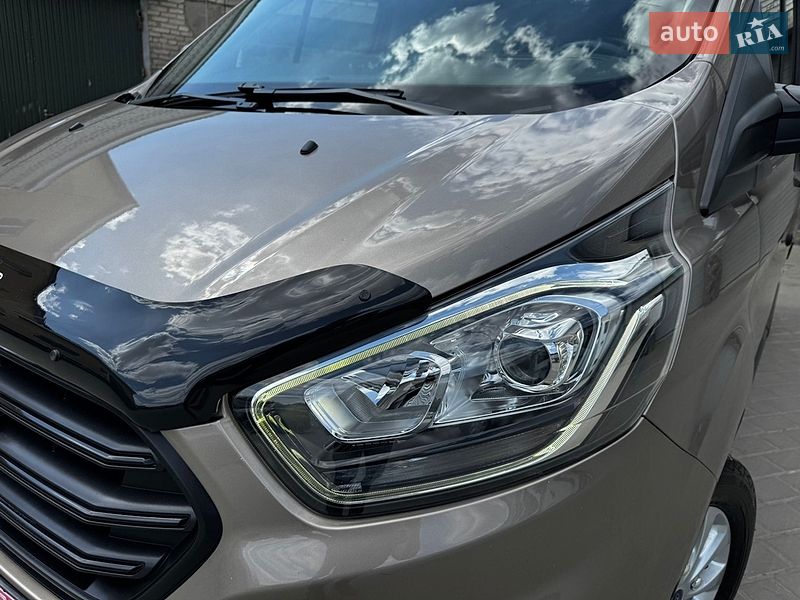Вантажопасажирський фургон Ford Transit Custom 2019 в Бродах