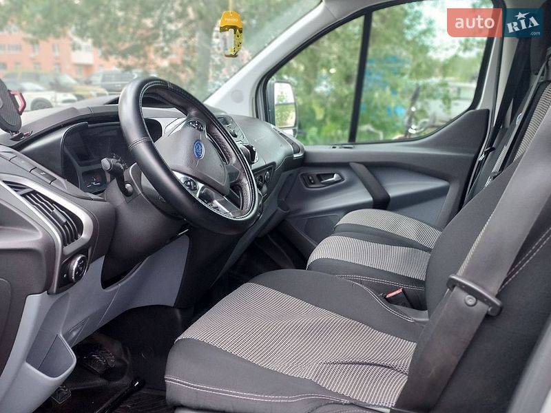 Минивэн Ford Transit Custom 2016 в Киеве