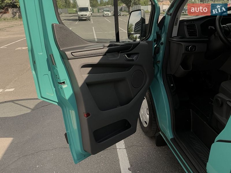 Микроавтобус грузовой (до 3,5т) Ford Transit Custom 2018 в Киеве