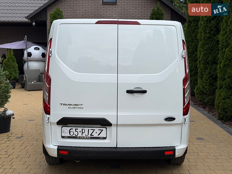 Вантажний фургон Ford Transit Custom 2023 в Радивиліві