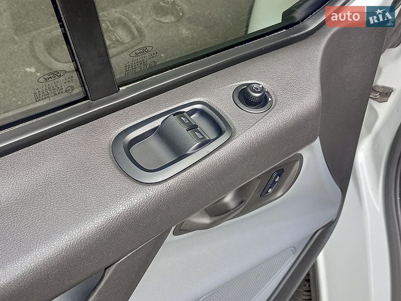 Мінівен Ford Transit Custom 2015 в Києві фото 9 Мінівен Ford Transit Custom 2015 в Києві